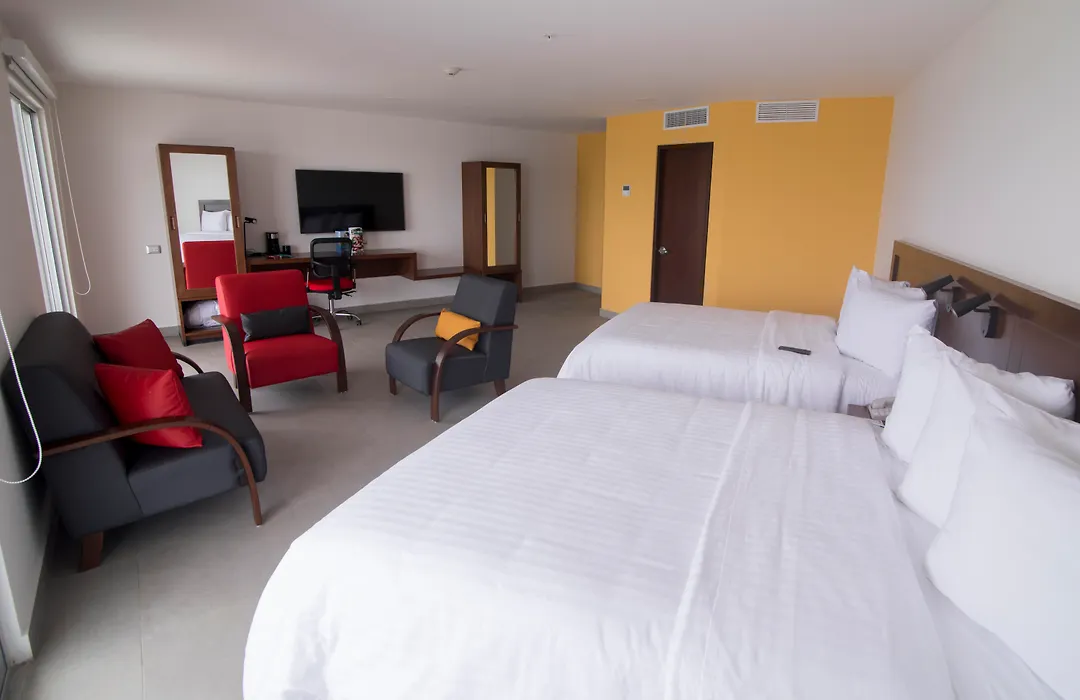 Garner Hotel Mazatlan Beach By Ihg-1