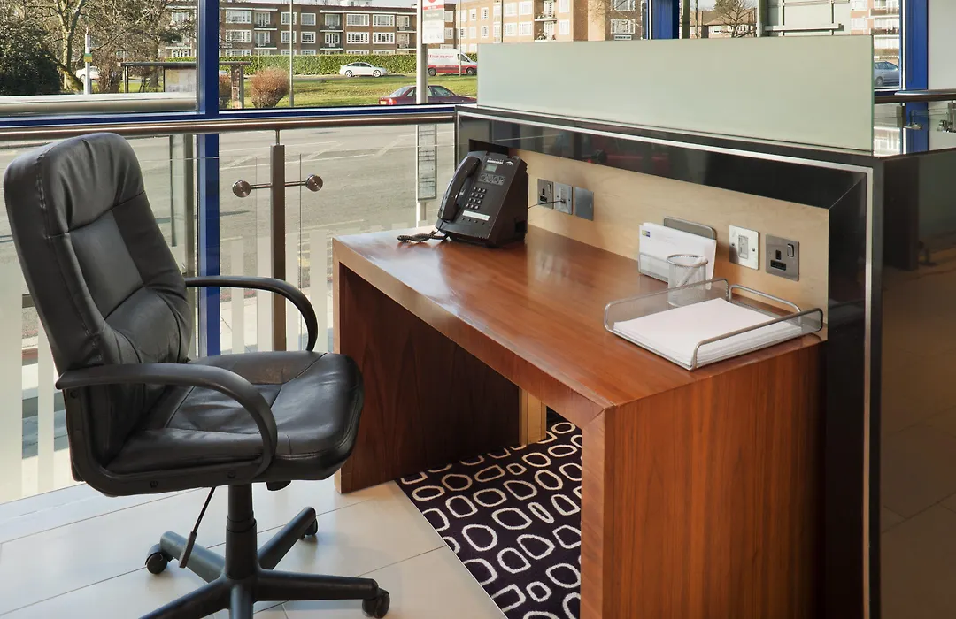 Holiday Inn Express London Golders Green, An Ihg Hotel-1