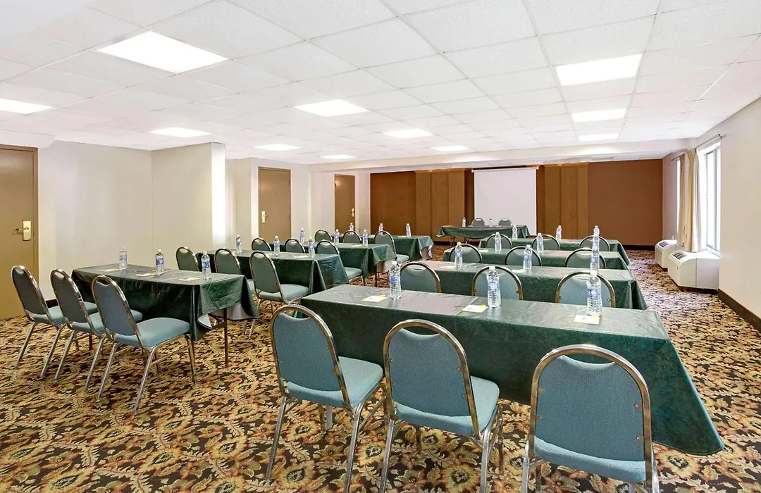 Days Inn By Wyndham Newport News City Center Oyster Point-1