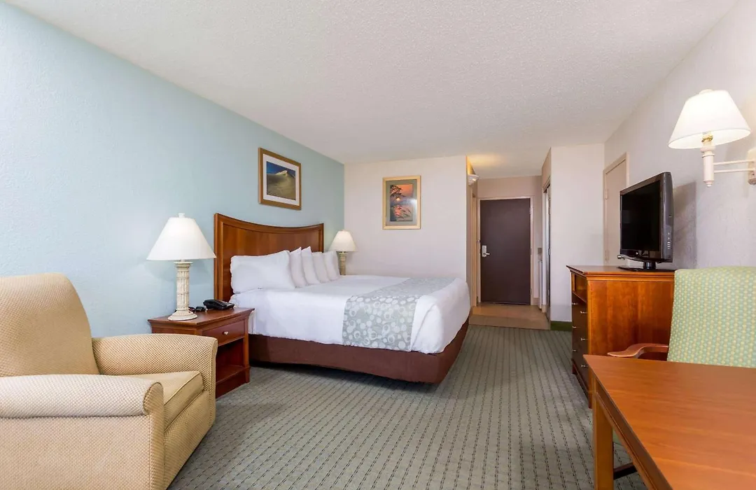 Ramada Plaza By Wyndham Nags Head Oceanfront-1