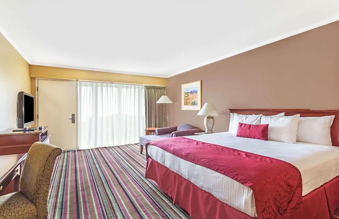 Days Inn & Suites By Wyndham Logan-1
