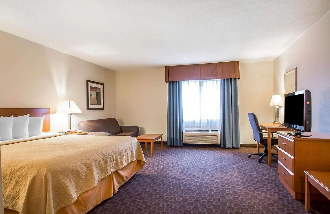 Quality Inn Morris I-80-1