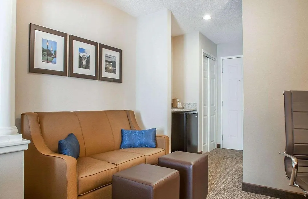 Comfort Suites West Warwick - Providence-1