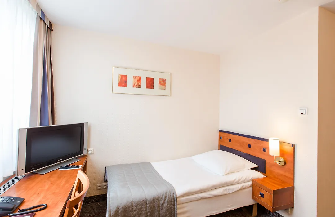 Qubus Hotel Glogow-1