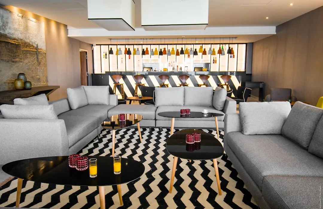 Simon Hotel-1