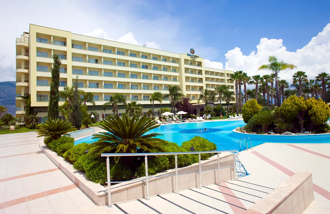 Presa Di Finica Hotel & Suites-1
