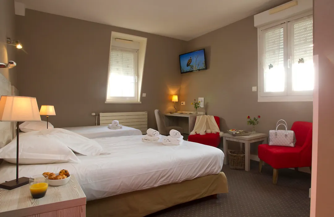 Hotel Du Port Et Des Bains-1