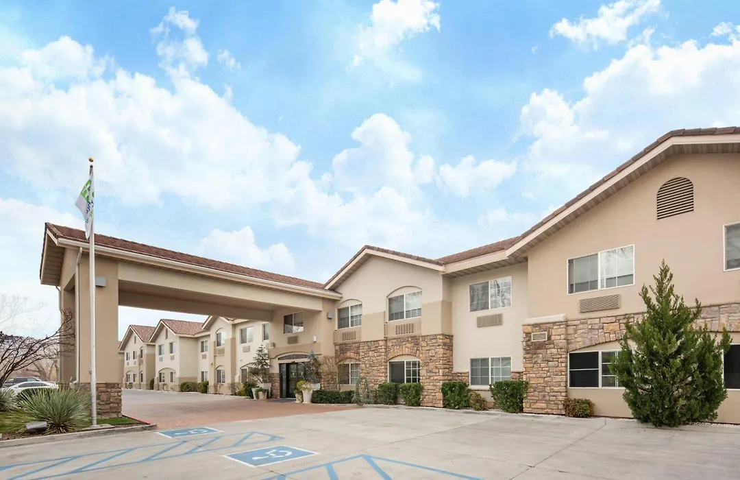 Holiday Inn Express Hotel & Suites Bishop By Ihg-1