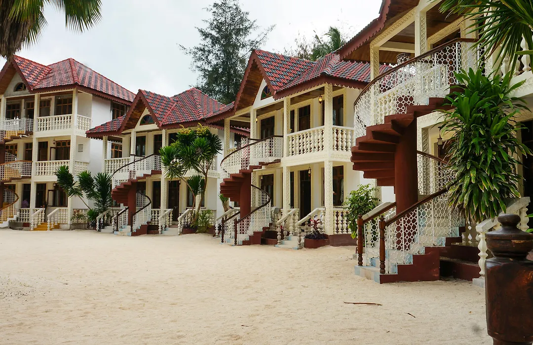 Smiles Beach Hotel-1