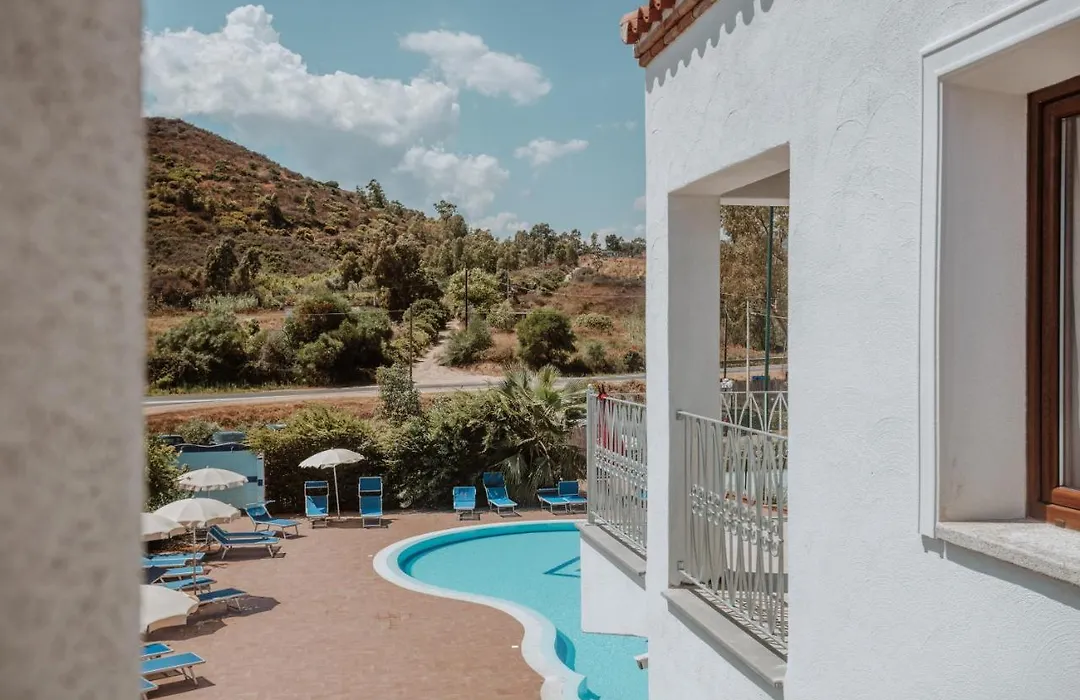 Resort Fior Di Sardegna-1