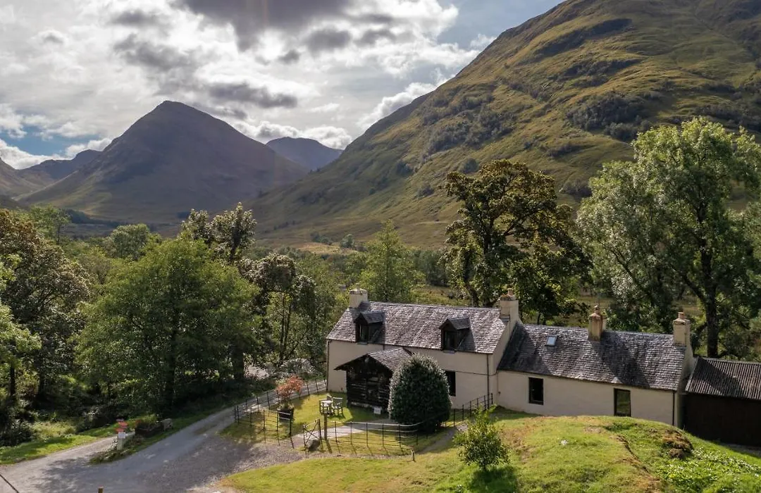 Heart Of Glencoe Holidays-1