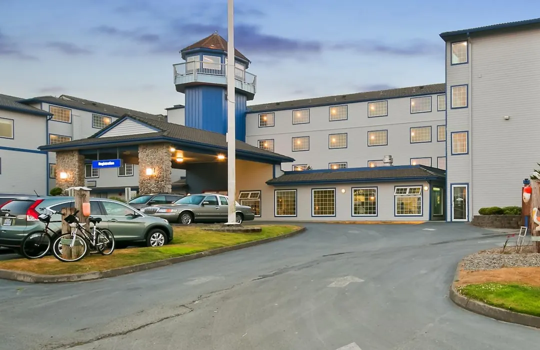 Lighthouse Suites Inn-1