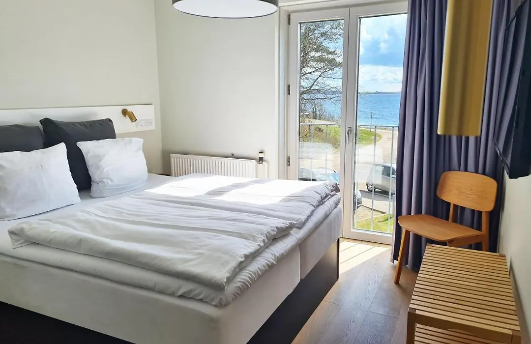 Strandhotel Rosnaes-1
