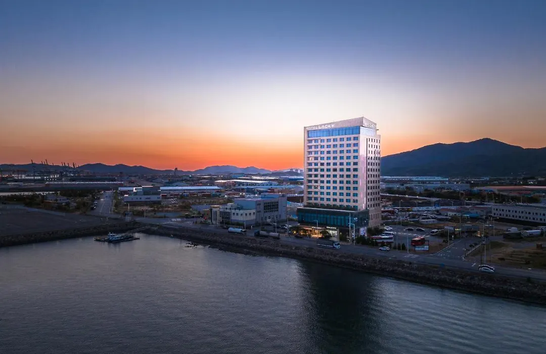 Gwangyang Lacky Hotel-1