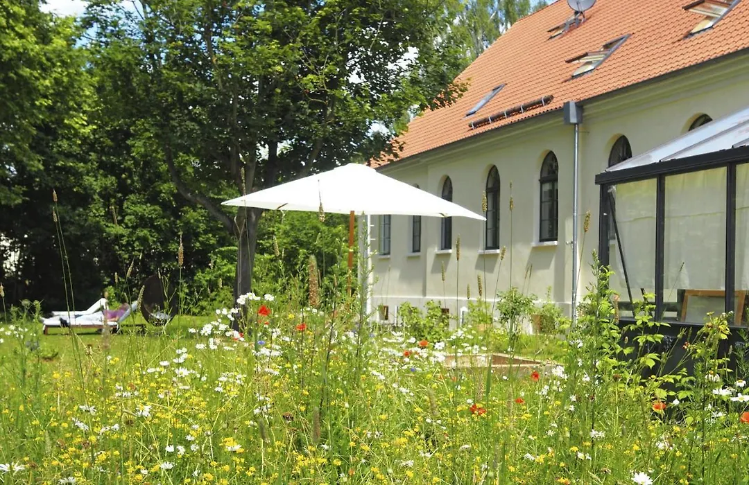Kavaliershaus Suitehotel am Finckenersee-1