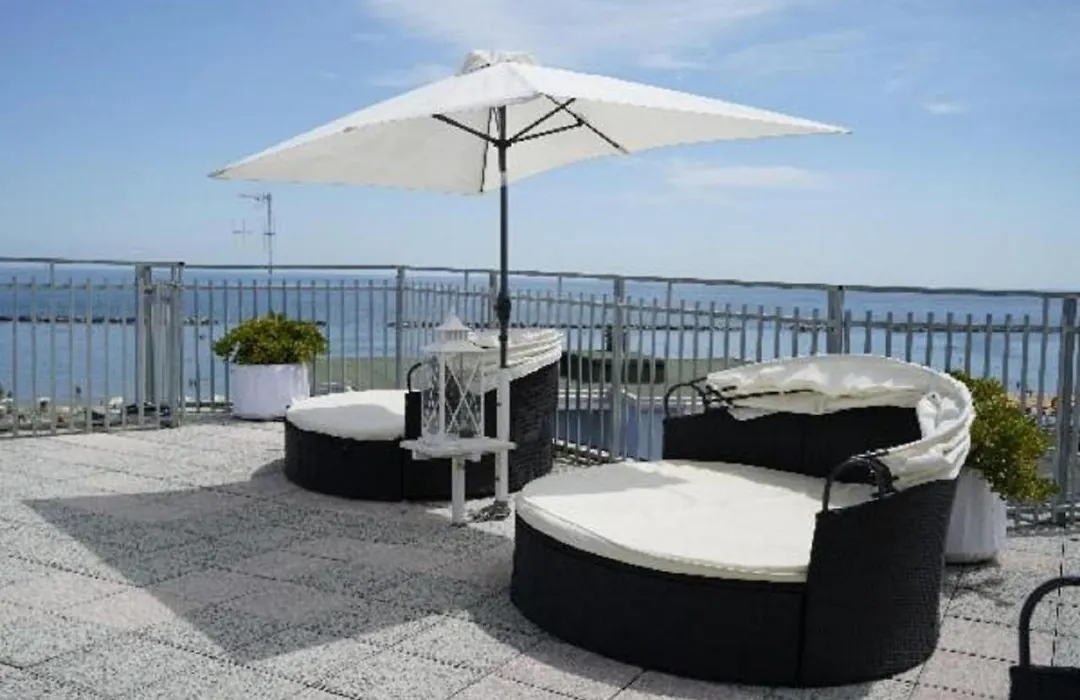 Hotel Embassy-1