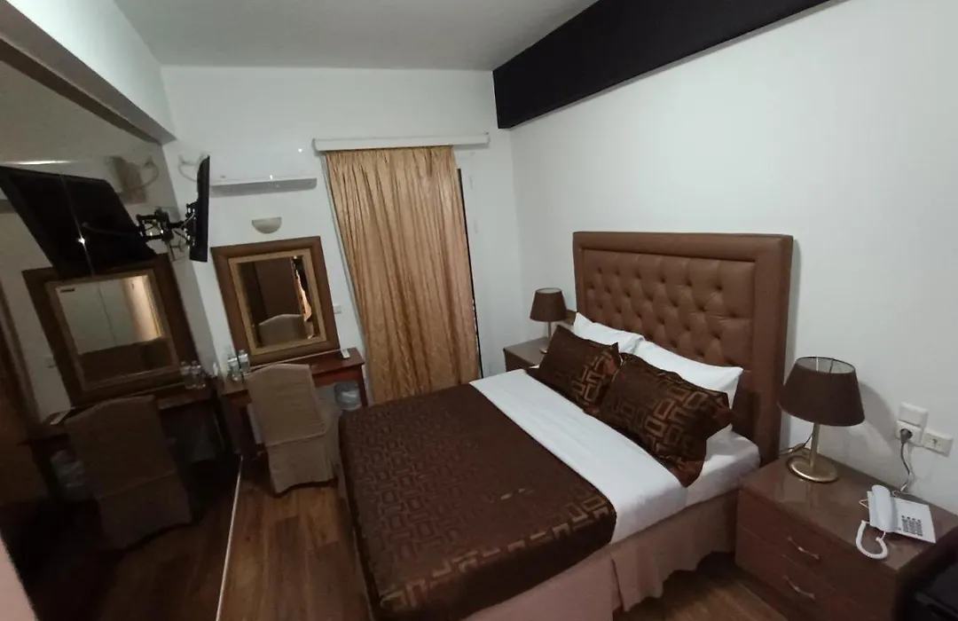 Queens Leriotis Hotel-1