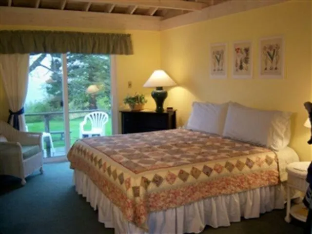 High Tide Inn On The Ocean, Motel And Cottages-1