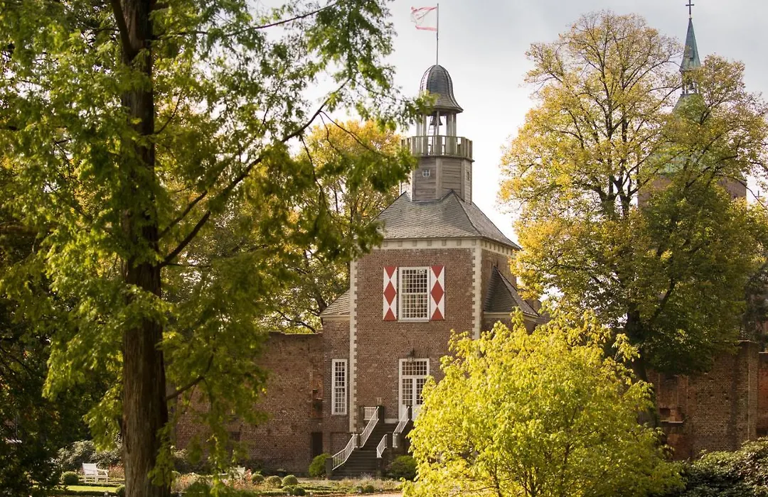 Schloss Hertefeld & Hertefeldhof-1