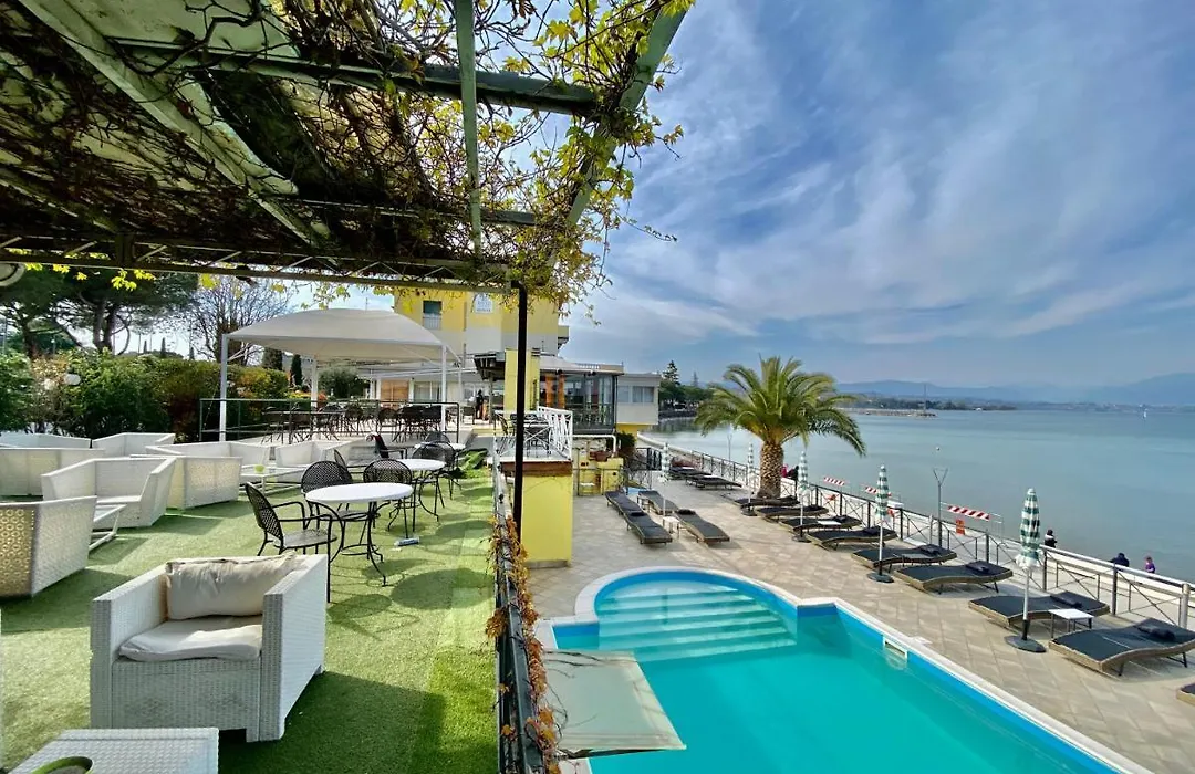 Hotel Estee-1