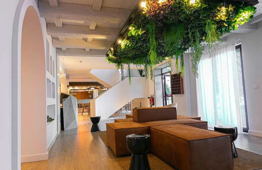Hotel Lombiña-1
