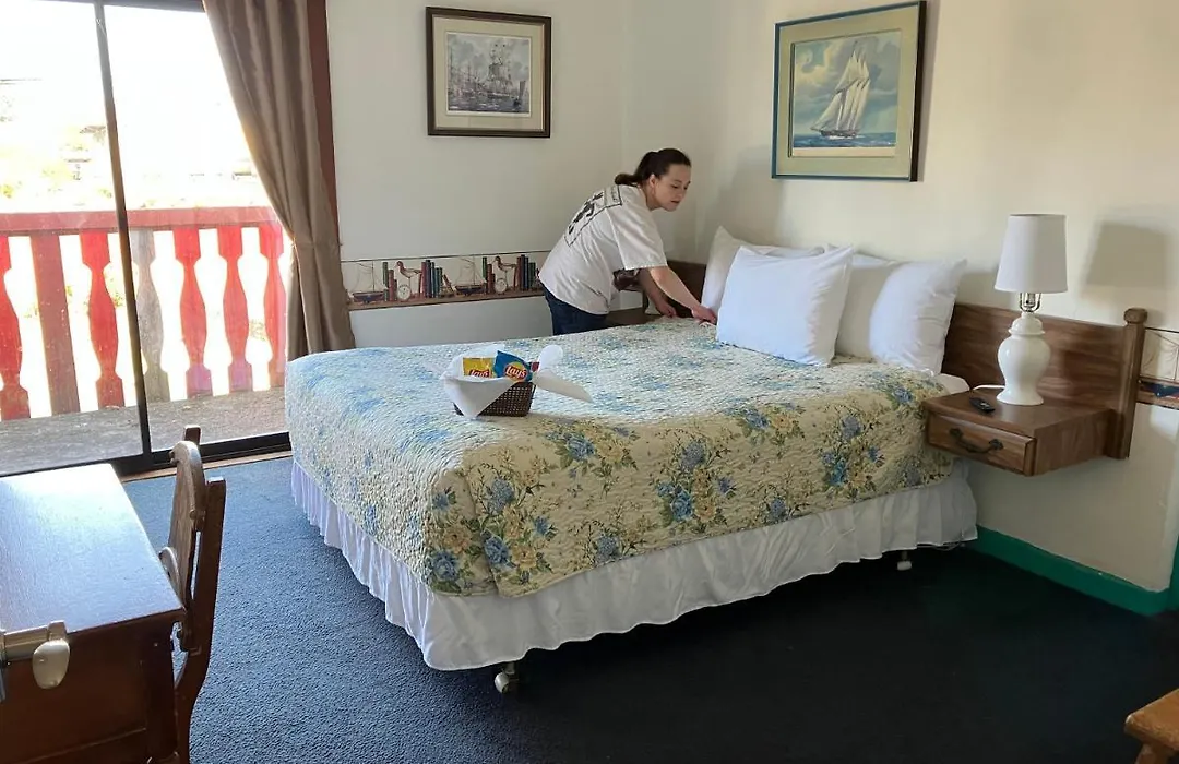 Lighthouse Inn-1