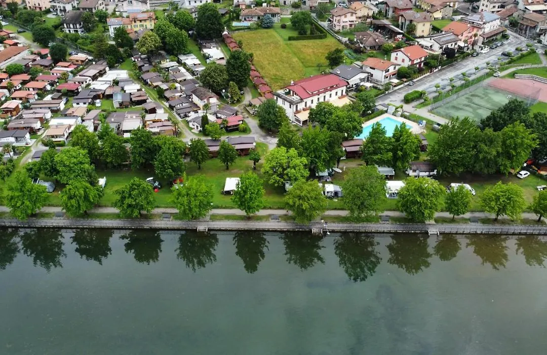 Camping Hotel Au Lac De Como-1