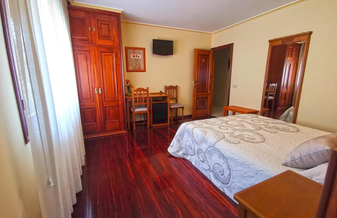 Hotel Liñares-1