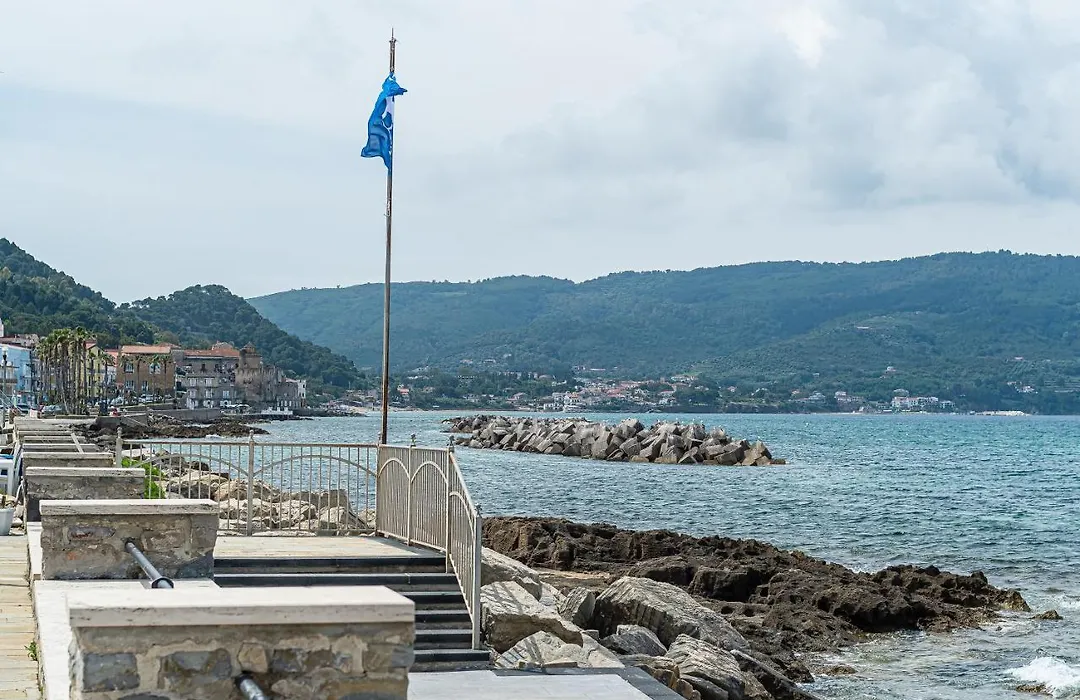 Un Posto al Mare-1