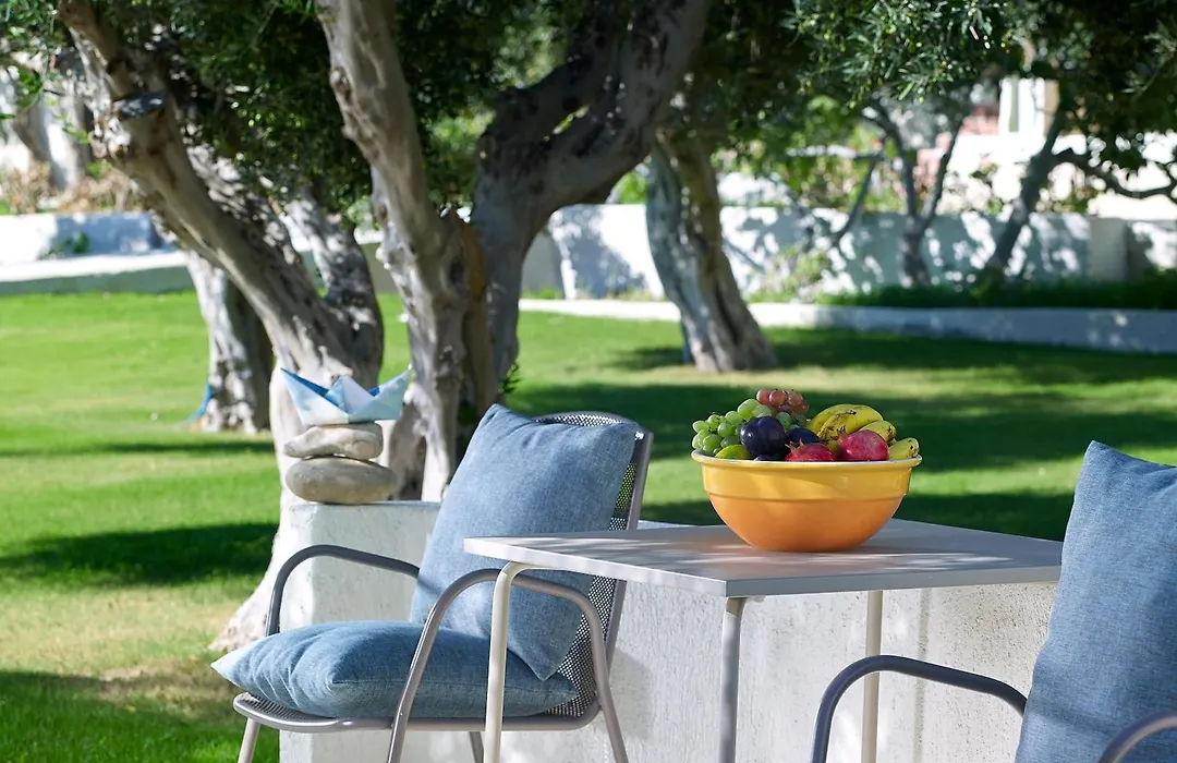 Coriva Beach Hotel & Bungalows-1