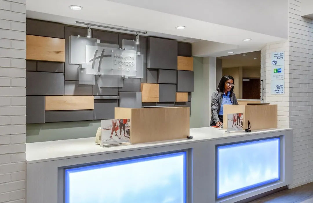 Holiday Inn Express & Suites Chicago-Midway Airport By Ihg-1