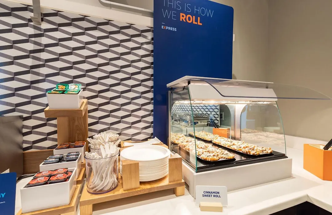 Holiday Inn Express & Suites Cleveland/Westlake By Ihg-1