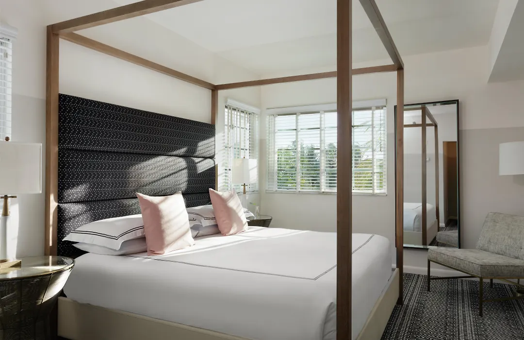 Kimpton Surfcomber Hotel By Ihg-1