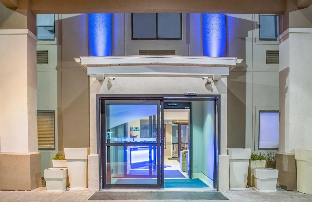 Holiday Inn Express Hotel Howe / Sturgis By Ihg-1