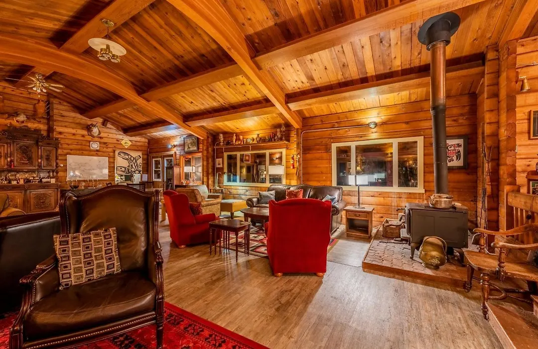 Alert Bay Lodge-1