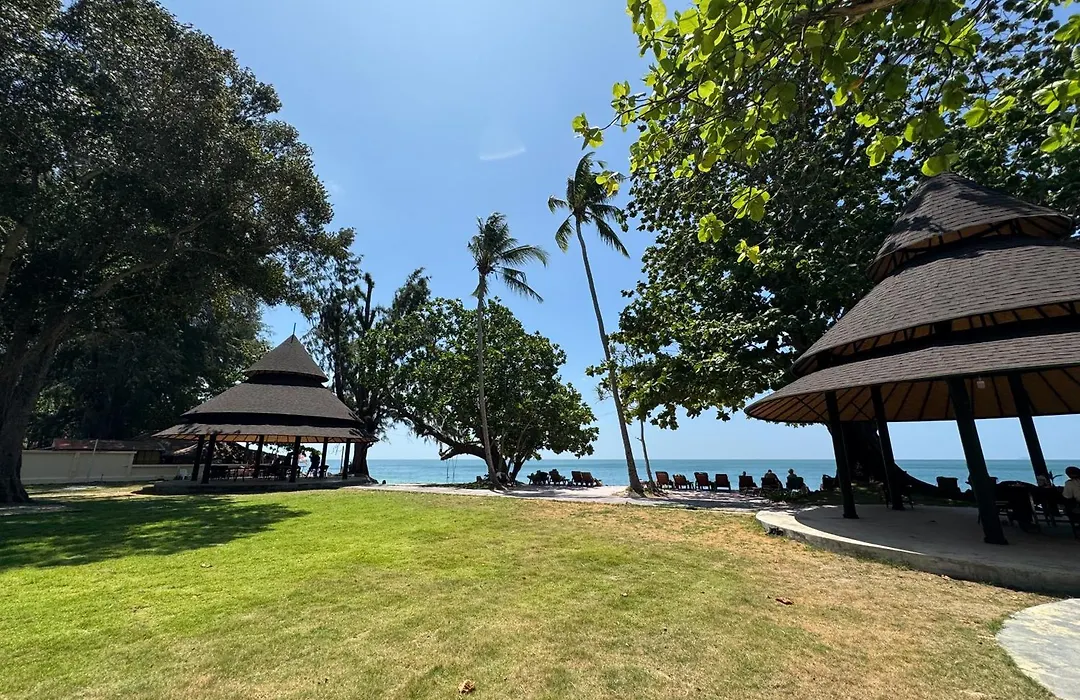 Hotel And Beach Bungalow At Lanta Resort-1