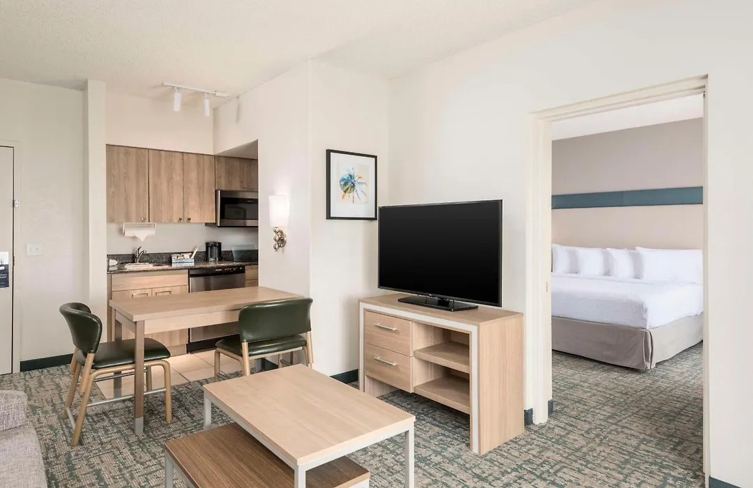 Homewood Suites Miami Airport/Blue Lagoon-1