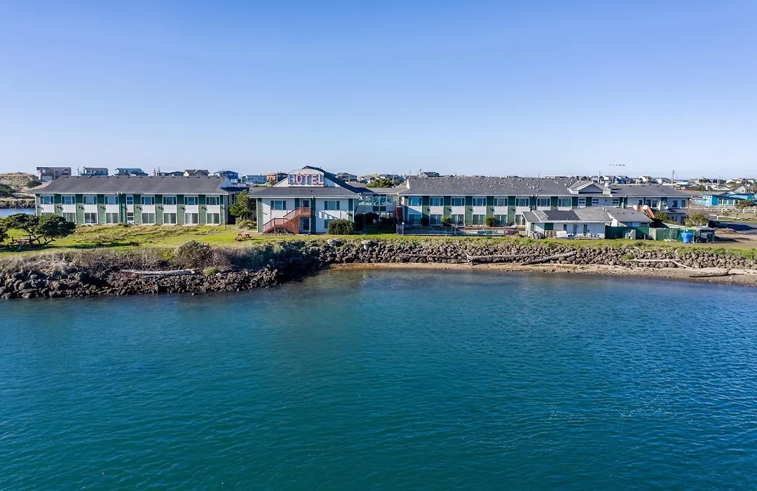 Waldport Bayfront Hotel & Restaurant-1