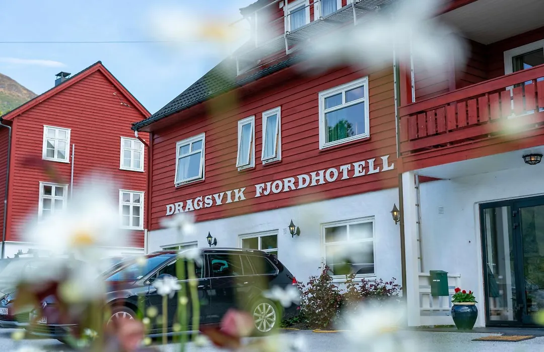 Dragsvik Fjordhotel (Adults Only)-1