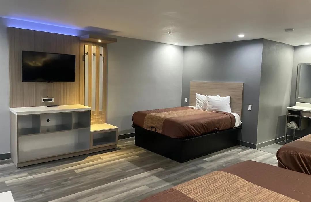 Travelodge By Wyndham Whittier-1