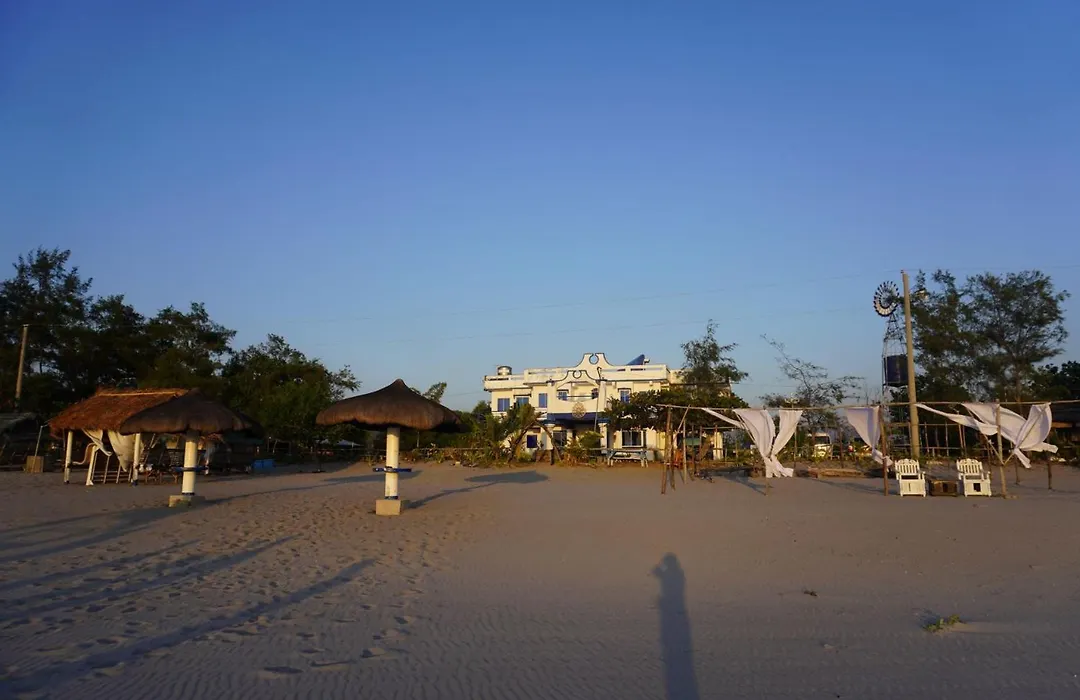 Club Monet Beachfront Resort By Cocotel-1