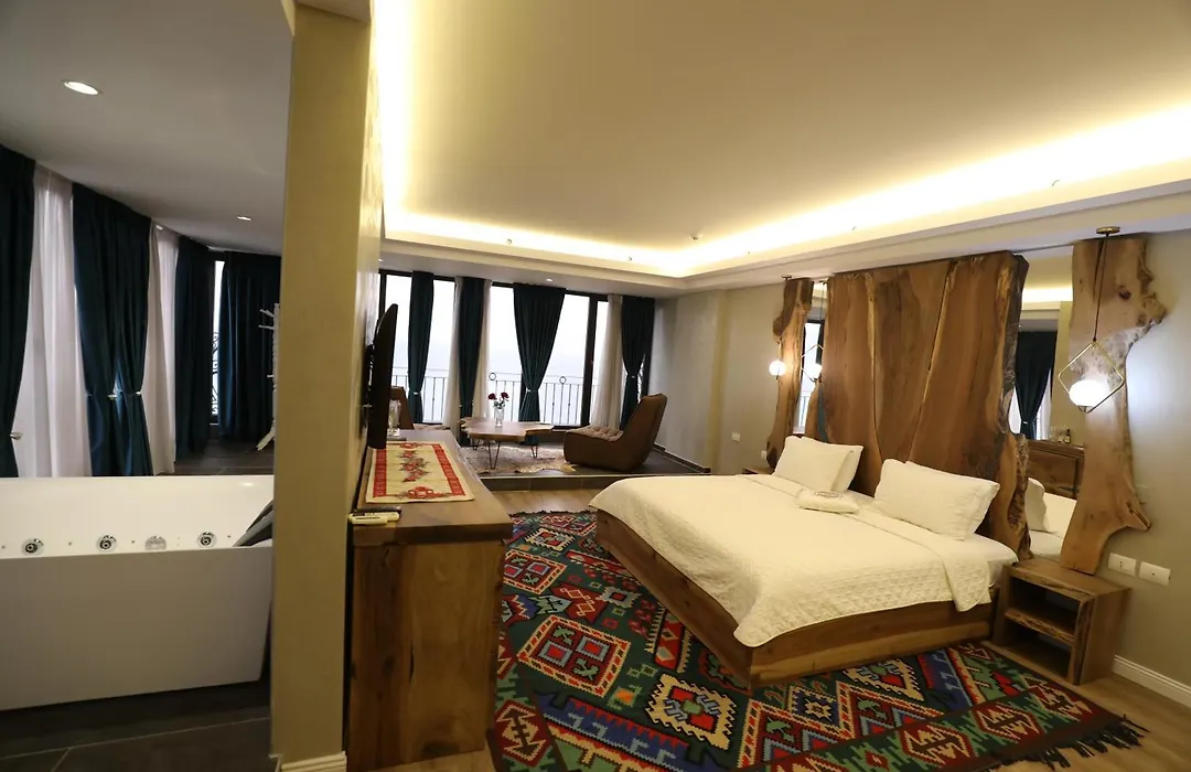 Hotel 1 Maji-1