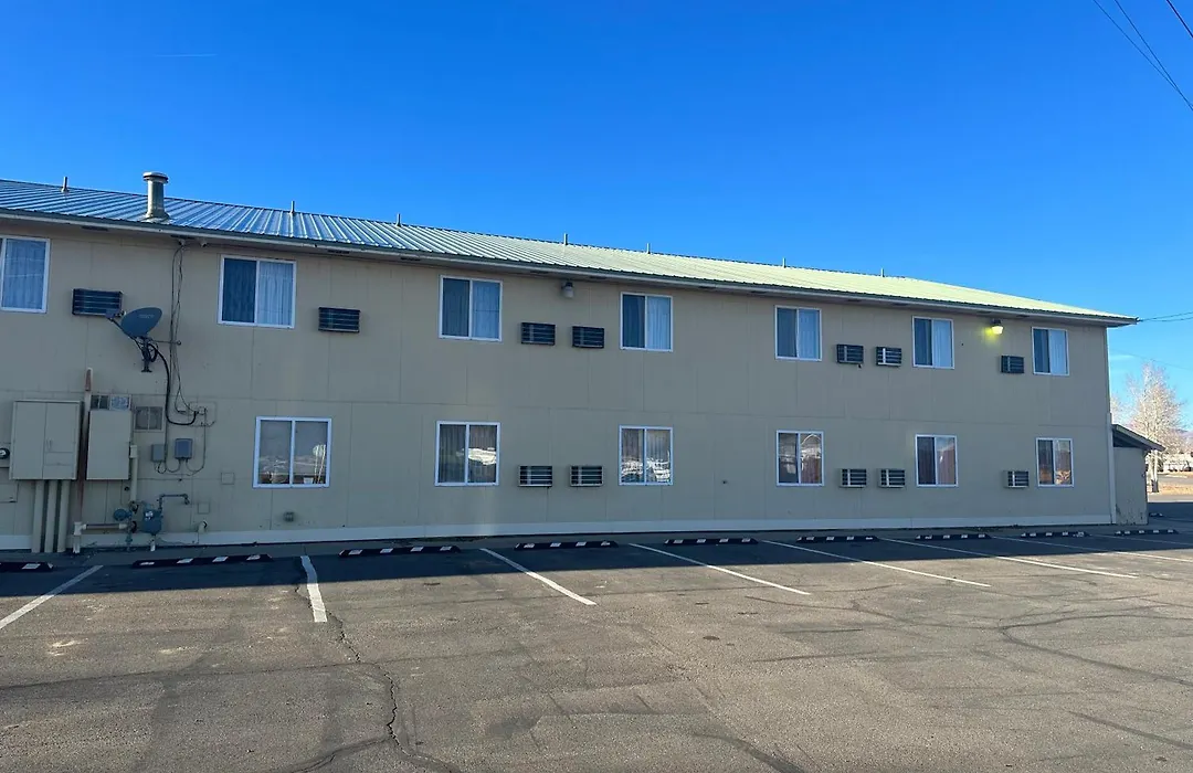 Days Inn & Suites By Wyndham Gunnison-1
