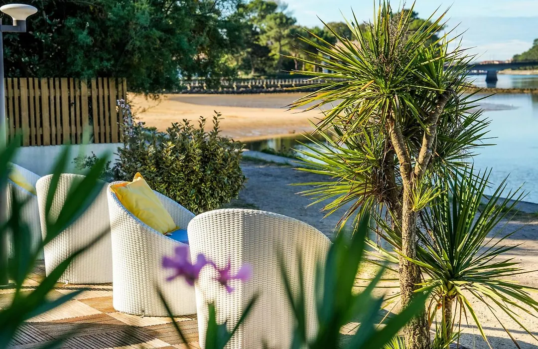 Hotel Le Pavillon Bleu-1