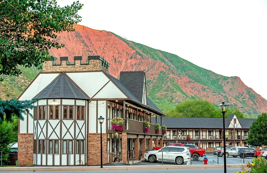 Silver Spruce Inn-1