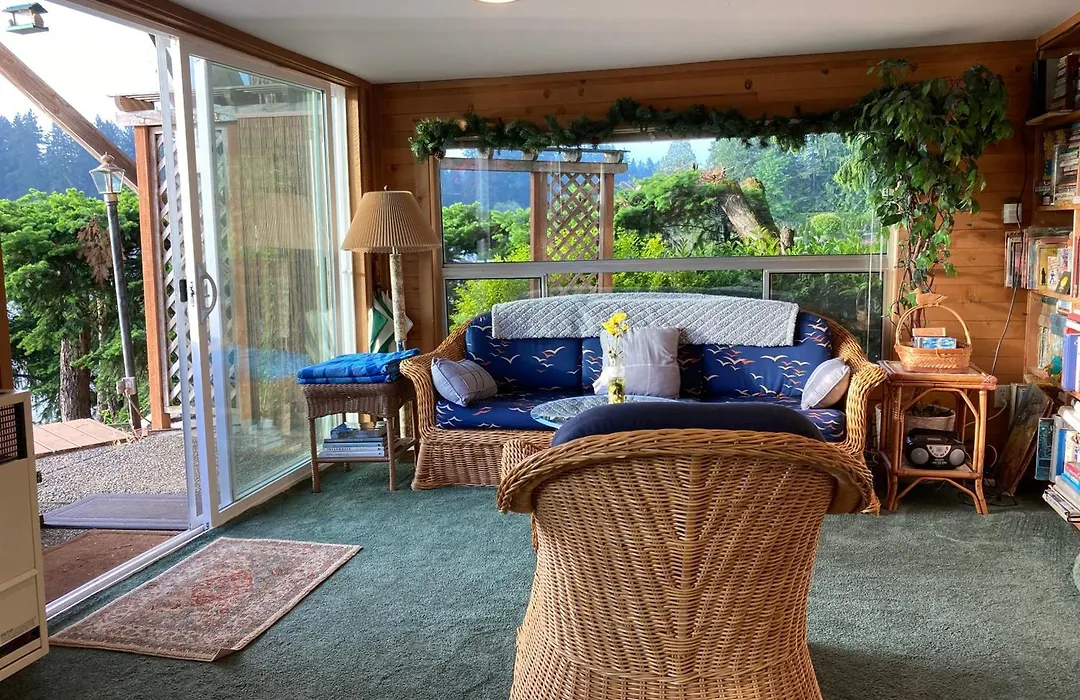 Cottage Lake Bed And Breakfast-1