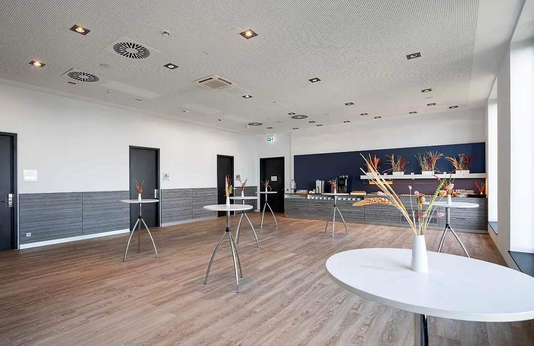 IntercityHotel Hamburg Dammtor-Messe-1