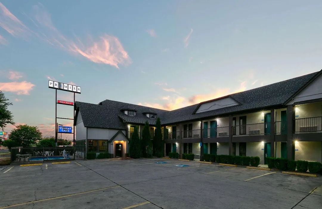 Howard Johnson By Wyndham San Marcos-1