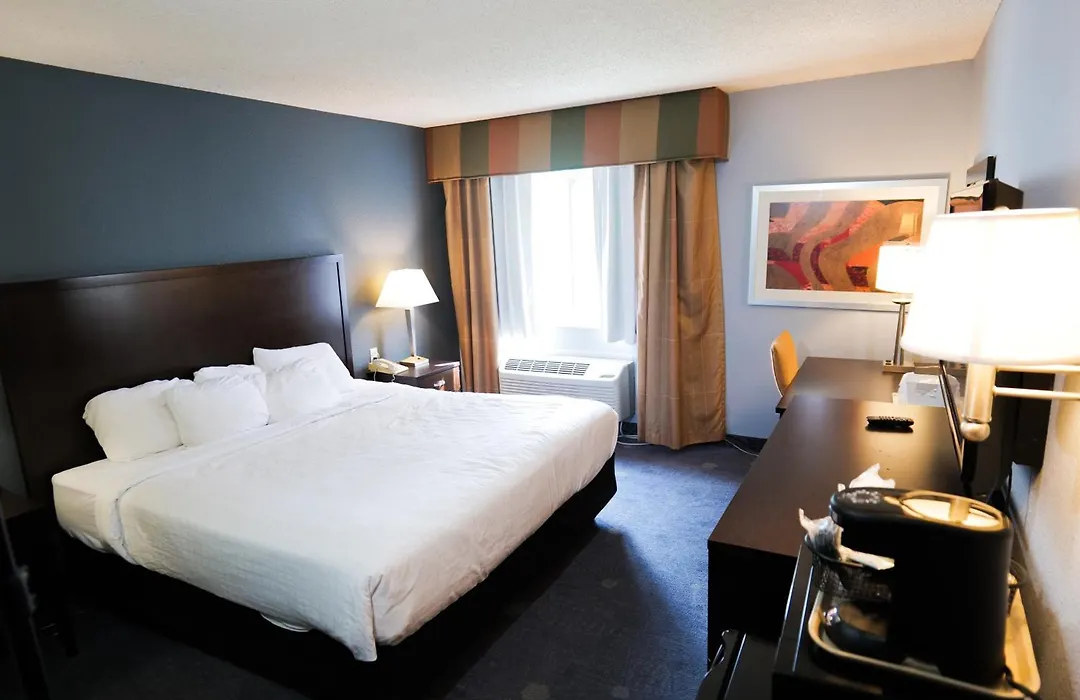 Baymont By Wyndham Flint Airport North-1
