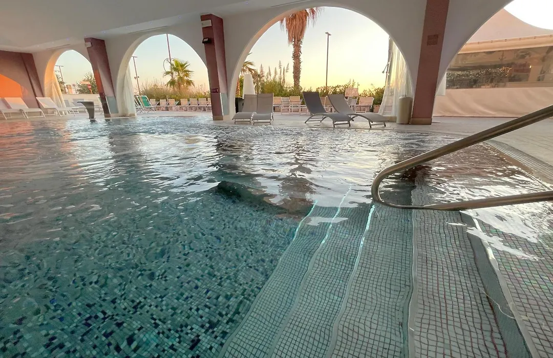 Yes Hotel Touring & Spa-1